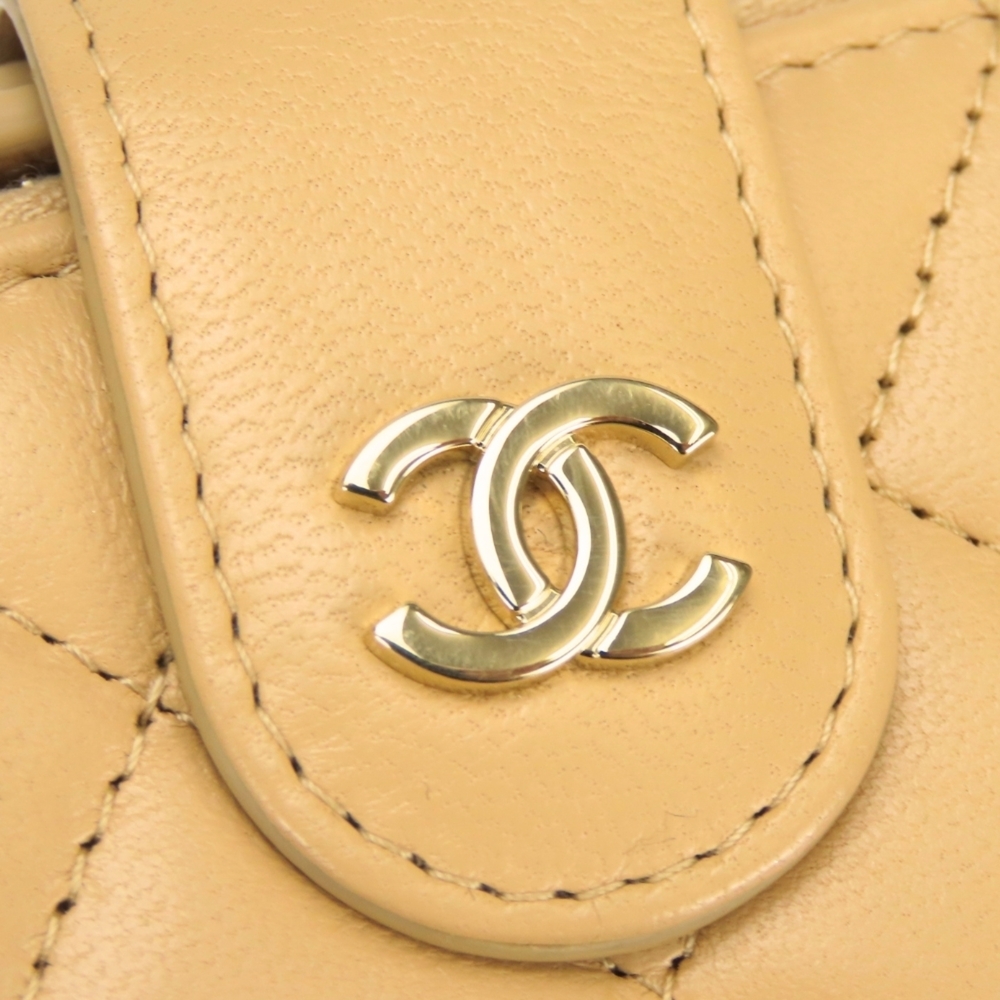 CHANEL Authentic Cream Lambskin Leather Wallet - Picture 8 of 16